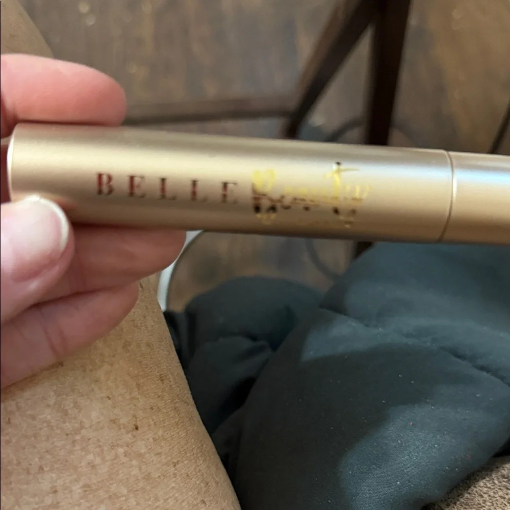 High definition black mascara Belle Beauty